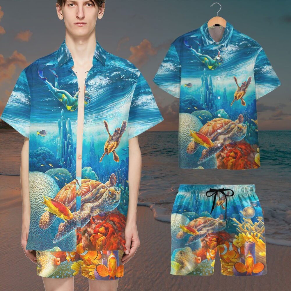 Freediving With Sea Turtles Custom Short Sleeve Shirt